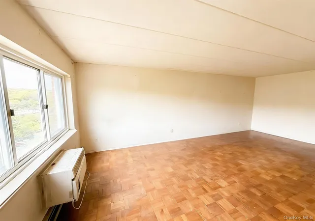 Homes for sale in Greenburgh, NY | 370 Central Park Ave #4H, Greenburgh, NY 10583 | MLS# 997518
