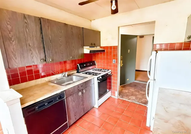 Homes for sale in Greenburgh, NY | 370 Central Park Ave #4H, Greenburgh, NY 10583 | MLS# 997518