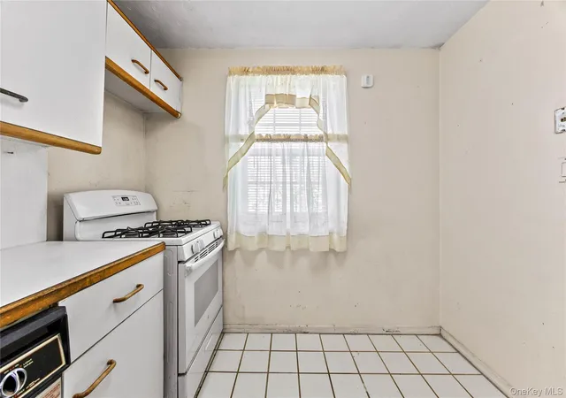 Listing Photo 5 - Condo for sale in building located at 223-52 65Th Ave, New York, NY 11364 - Unit #52B