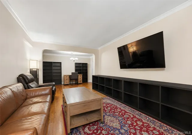 3rd image of 67-35 Yellowstone Blvd #2B, Forest Hills, NY 11375 | MLS# 997585