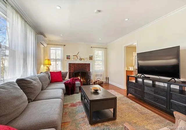 Photo 3 of Single family home for sale at 199 South Rd, White Plains, NY 10603 | MLS# 997614 | Listing updated on 2026-09-07