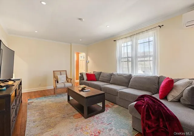 Photo 3 of Sale Pending at 199 South Rd, White Plains, NY 10603 | MLS# 997614 | Listing updated on 2026-09-22