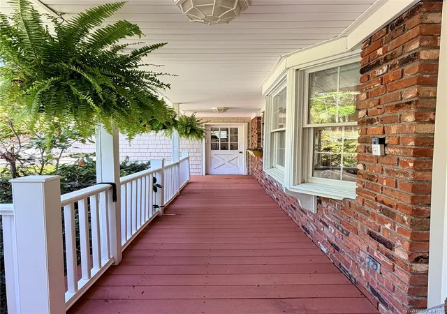 Homes for sale in Southampton, NY | 18 Beaver Ln W, Southampton, NY 11977 | MLS# 997616
