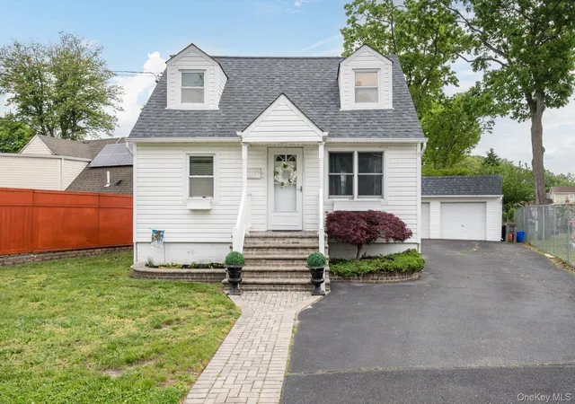 1st image of 675 Little East Neck Rd, West Babylon, NY 11704 | MLS# 997630