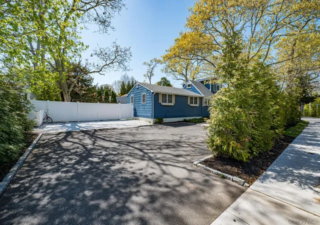 5th image of 48 Springville Rd, Hampton Bays, NY 11946 | MLS# 997632