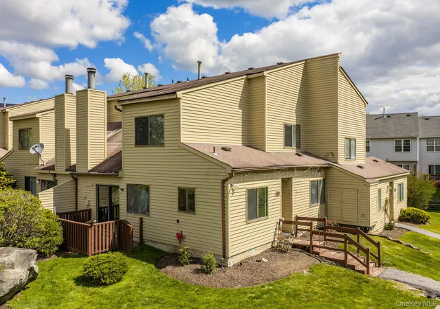 1st image of 30 Sycamore Ct, Woodbury, NY 10930 | MLS# 997661