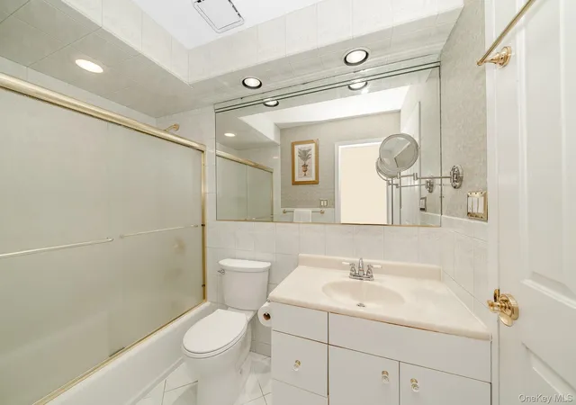 28th image of 2355 Pershing Blvd #510, Hempstead, NY 11510 | MLS# 997673