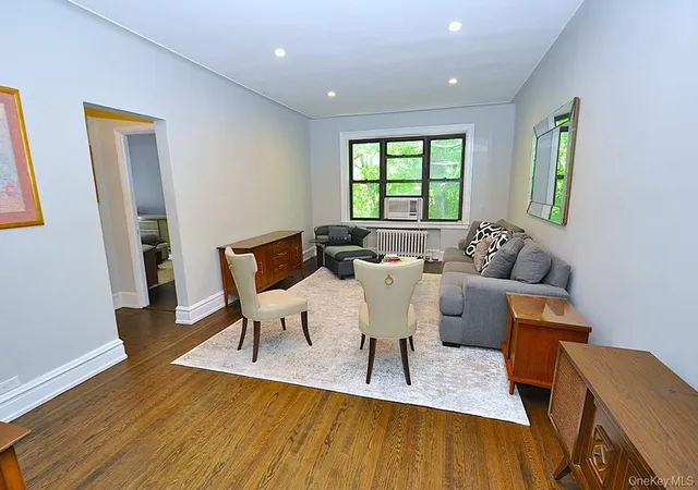 Homes for sale in Eastchester, NY | 143 Garth Rd #4P, Eastchester, NY 10583 | MLS# 997692