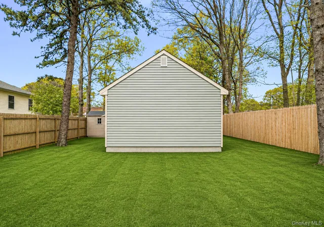 25th image of 332 Commack Rd, Shirley, NY 11967 | MLS# 997701