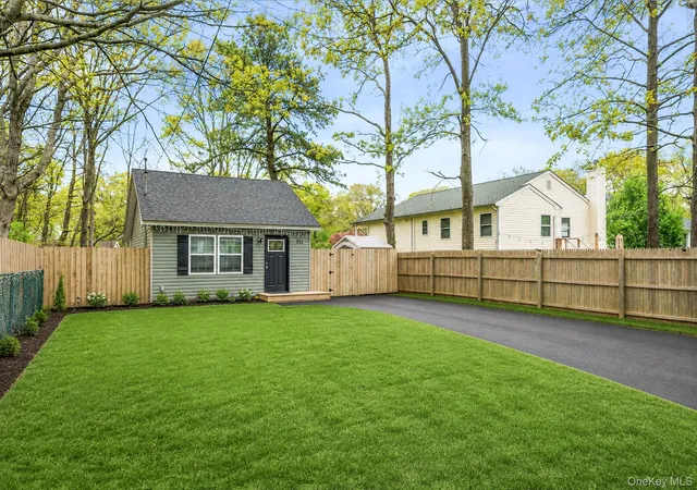 3rd image of 332 Commack Rd, Shirley, NY 11967 | MLS# 997701
