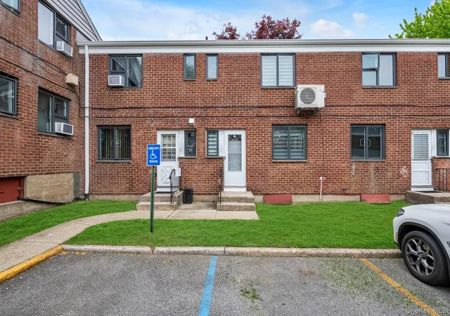 2nd image of Oakland Gardens Co-op, Oakland Gardens, NY 11364