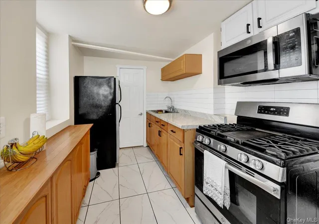 Listing Photo 4 - Condo for sale in building located at 4521 Carpenter Ave, Bronx, NY 10470