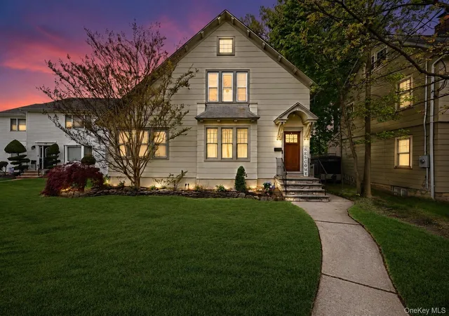 1st image of 91 Rockaway Ave, Hempstead, NY 11570 | MLS# 997733