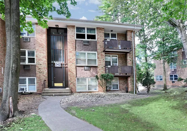 Homes for sale in Ramapo, NY | 242 Kearsing Pkwy #D, Ramapo, NY 10952 | MLS# 997765