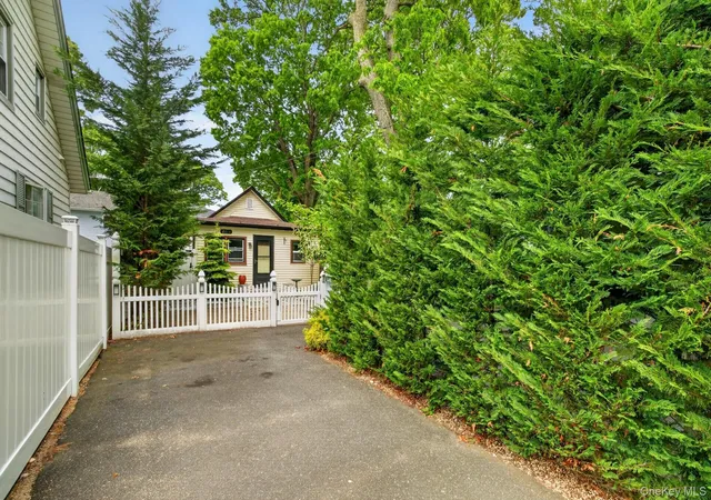 3rd image of 2084 Washington St, Hempstead, NY 11566 | MLS# 997773