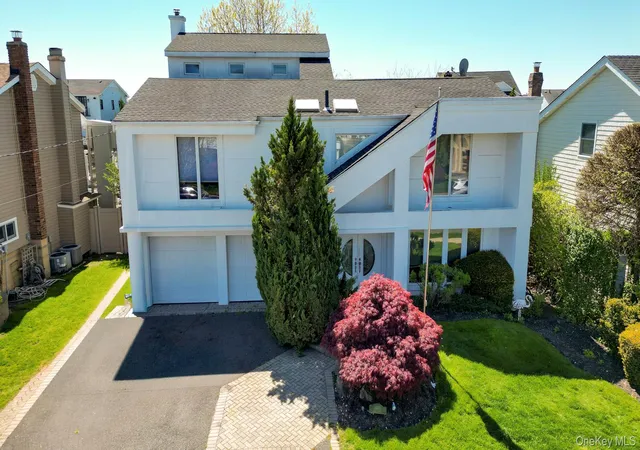 Photo 1 of Sale Pending at 2912 Bay Dr, Hempstead, NY 11566 | MLS# 997821 | Listing updated on 2026-08-30