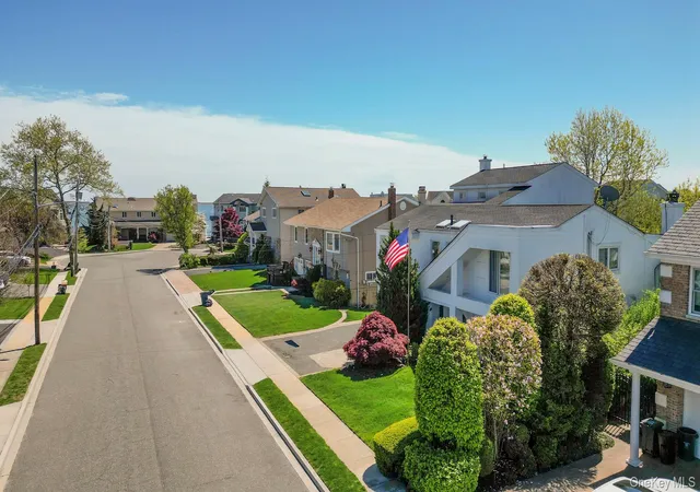 Photo 2 of Sale Pending at 2912 Bay Dr, Hempstead, NY 11566 | MLS# 997821 | Listing updated on 2026-08-30