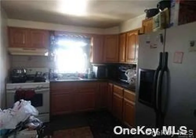 4th image of 247 Oakley Ave, Hempstead, NY 11003 | MLS# 997827