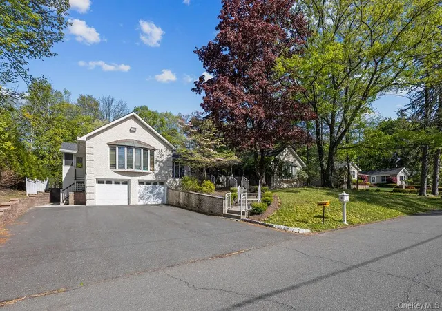 Photo 3 of Single family home for sale at 10 Elyise Rd, Monsey, NY 10952 | MLS# 997841 | Listing updated on 2026-05-19