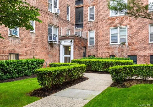 2nd image of 5650 Netherland Ave #2E, Bronx, NY 10471 | MLS# 997844