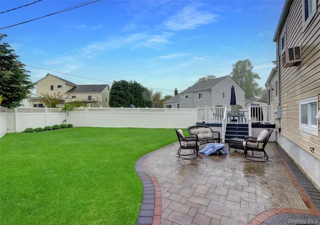 3rd image of 42 Briarwood Ln, Oyster Bay, NY 11803 | MLS# 997885