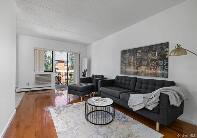 4th image of 7111 Sutton Pl, New York, NY 11365