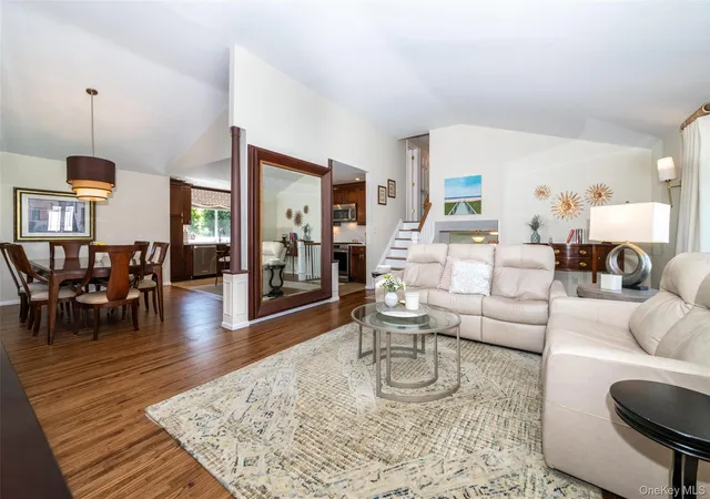 5th image of 1 Lynns Wy, New Rochelle, NY 10805 | MLS# 997891