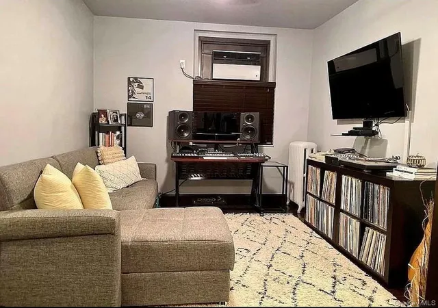 2nd image of 21 06 35th St #1B, Astoria, NY 11105 | MLS# 997893