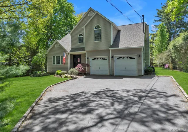 2nd image of 17 Claire Ave, Huntington Station, NY 11746 | MLS# 997936