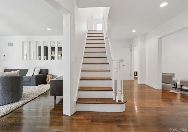 4th image of 187 Thornbury Rd, Scarsdale, NY 10583 | MLS# 997979