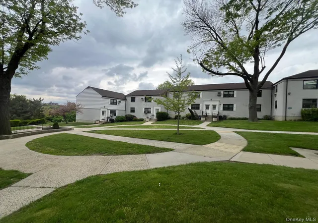 15th image of 6874 136th St #A, Flushing, NY 11367 | MLS# 997985