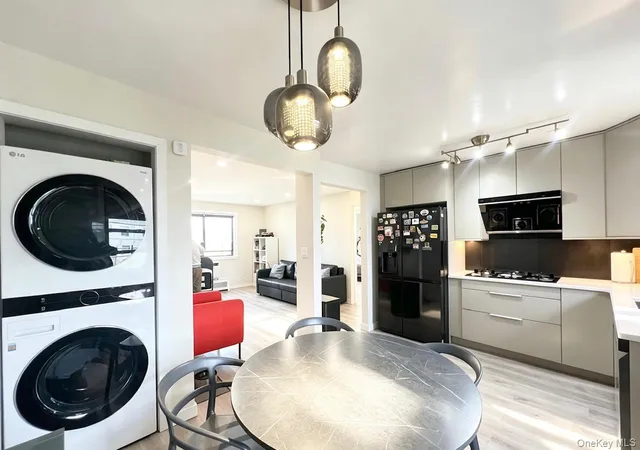 5th image of 6874 136Th St #A, Flushing, NY 11367 | MLS# 997985