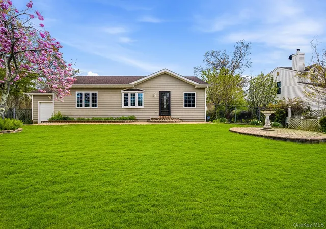 5th image of 46 Lafayette Dr, Shirley, NY 11967 | MLS# 998034