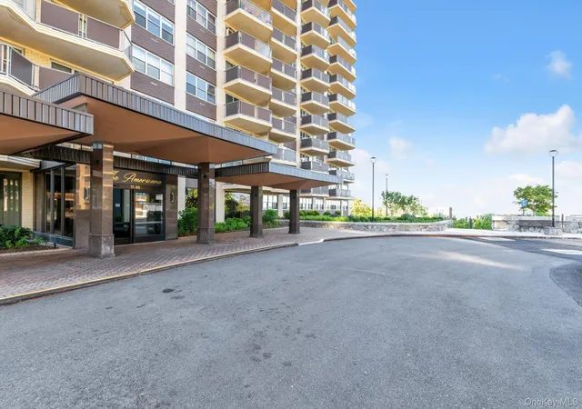 Photo 3 of Condo for sale at 17 85 215 Street #1L, Bayside, NY 11360 | MLS# 998049 | Listing updated on 2026-06-16