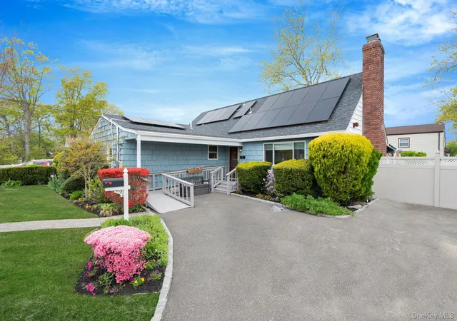 1st image of 217 Abbington Ct, Copiague, NY 11726 | MLS# 998063