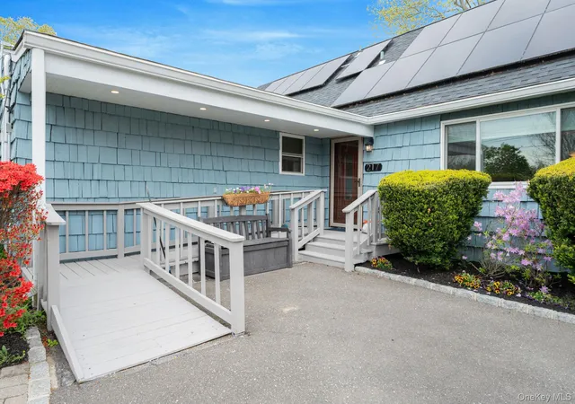 3rd image of 217 Abbington Ct, Copiague, NY 11726 | MLS# 998063