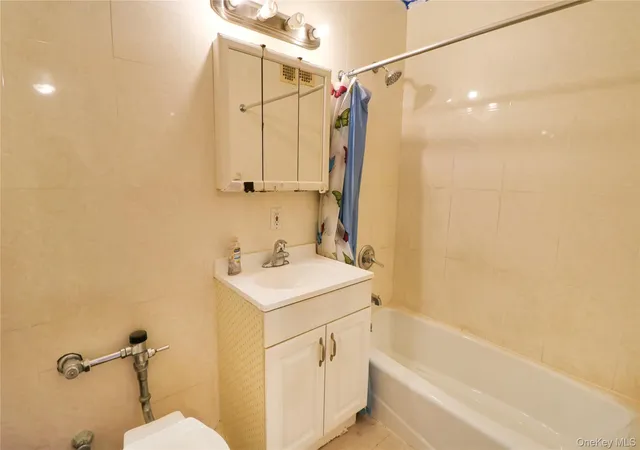4th image of 41-25 Kissena Boulevard Condo, New York, NY 11355