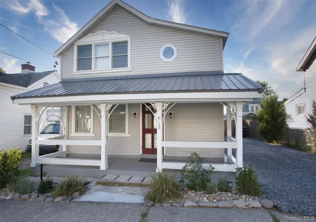 Photo 2 of Single family home for sale at 15 Charles, Rhinecliff, NY 12574 | MLS# 998103 | Listing updated on 2026-09-13
