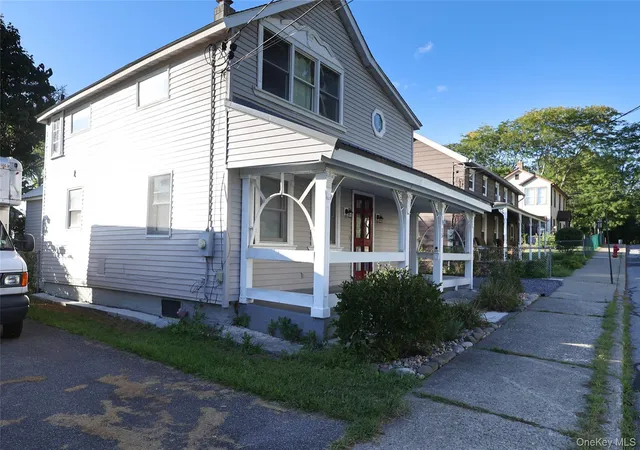 Photo 3 of Single family home for sale at 15 Charles, Rhinecliff, NY 12574 | MLS# 998103 | Listing updated on 2026-09-13