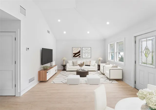 Photo 4 of Single family home for sale at 50 Squires Ave, Southampton, NY 11942 | MLS# 998105 | Listing updated on 2026-08-02