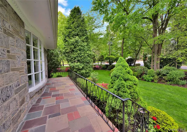 2nd image of 2 Bonnie Briar Ln, Mamaroneck, NY 10538 | MLS# 998110