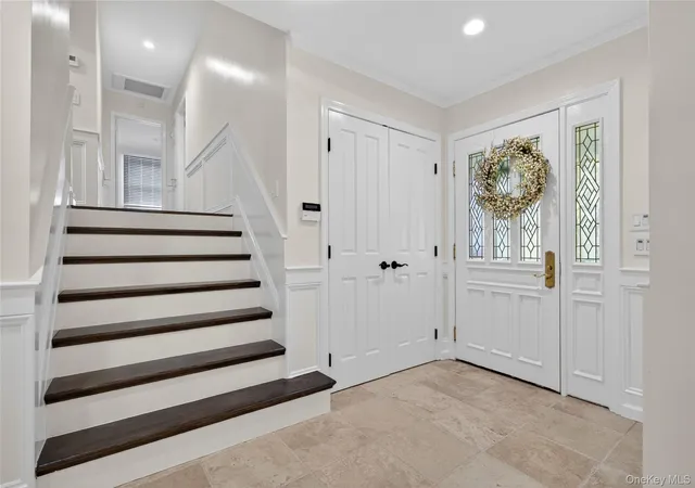 4th image of 112 The Intervale, Roslyn, NY 11576 | MLS# 998111