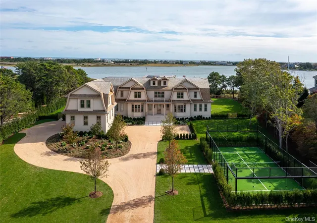 Photo 1 of Single family home for sale at 37 2nd Neck Ln, Southampton, NY 11959 | MLS# 998122 | Listing updated on 2026-10-08
