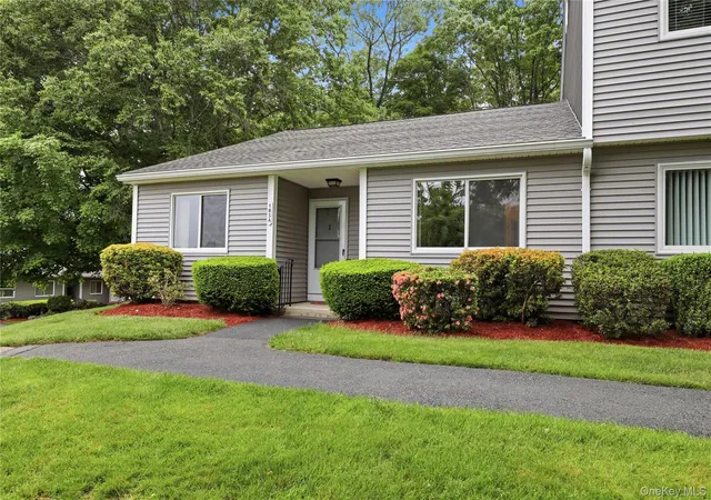 Homes for sale in Yorktown, NY | 185 Long Hl Dr, Yorktown, NY 10598