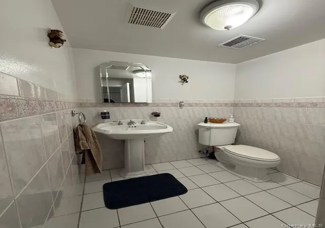 Photo 4 of Sale Pending at 2355 Tiebout Ave, Bronx, NY 10458 | MLS# 998131 | Listing updated on 2026-08-12