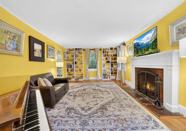 Homes for sale in Greenburgh, NY | 77 Edgemont Rd, Greenburgh, NY 10583 | MLS# 998132