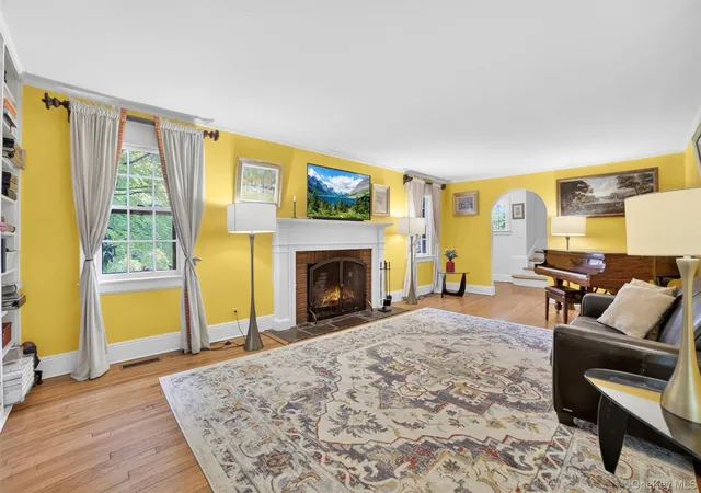 Homes for sale in Greenburgh, NY | 77 Edgemont Rd, Greenburgh, NY 10583 | MLS# 998132