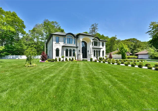 Photo 3 of Single family home for sale at 33 Parkway Dr, North Hempstead, NY 11577 | MLS# 998133 | Listing updated on 2026-08-30
