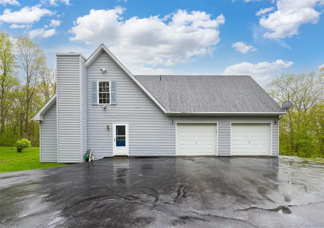 Homes for sale in East Fishkill, NY | 79 E Forest Trl, East Fishkill, NY 12531 | MLS# 998176