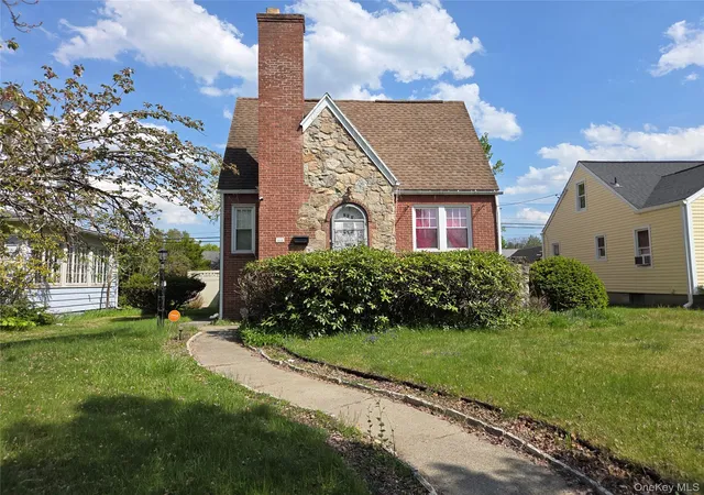 2nd image of 208 S Grand Ave, Poughkeepsie, NY 12603 | MLS# 998179